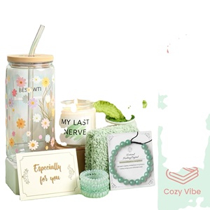 Coffret Cadeau Bien-être Esthétique Vert 7 Pièces Kit de Relaxation avec Tasse en Verre et Bougie Parfumée pour Anniversaire Femme - Product Image 3