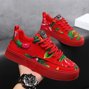 Chaussures décontractées pour hommes SFS Rouge Vert 2024 Nouveauté Grande Fleur Tendance Semelle Épaisse Rehaussée Respirantes en Tissu - Product Image 3