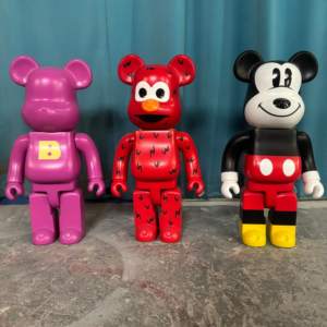 Figura Bearbrick 1000% 70cm <span class=keywords><strong>Daft</strong></span> <span class=keywords><strong>Punk</strong></span> MICKEY MOUSE & AMICI Bianco Nero FRP Scultura Dipinta a Mano per Decorazione Casa - Product Image 1