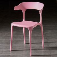 Chaise empilable en plastique colorée pour restaurant, café, extérieur – Mobilier de restauration