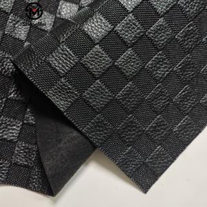 Pelle Sintetica in PVC con Motivo <span class=keywords><strong>a</strong></span> Reticolo <span class=keywords><strong>a</strong></span> <span class=keywords><strong>Quadretti</strong></span> 0,9mm Resistente all'Abrasione per Borse, Custodie e Accessori per Valigie - Product Image 3