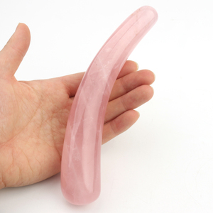 Vente en gros de baguettes de massage Yoni en cristal de quartz rose naturel, courbées en forme de croissant, pour adultes - Product Image 3