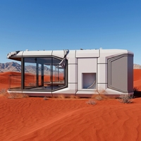 Capsule habitable en structure acier, type Airship Pod, alimentée à l'énergie solaire, étanche, pour usage commercial