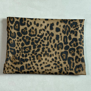 Kain Katun Motif Leopard Bernapas Lembut dan Bercorak untuk Kemeja - Product Image 5