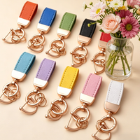 Nouveau style, porte-clés mini macarons colorés en cuir PU, léger et durable, accessoire de voiture, joli pendentif, cadeau pour filles et femmes