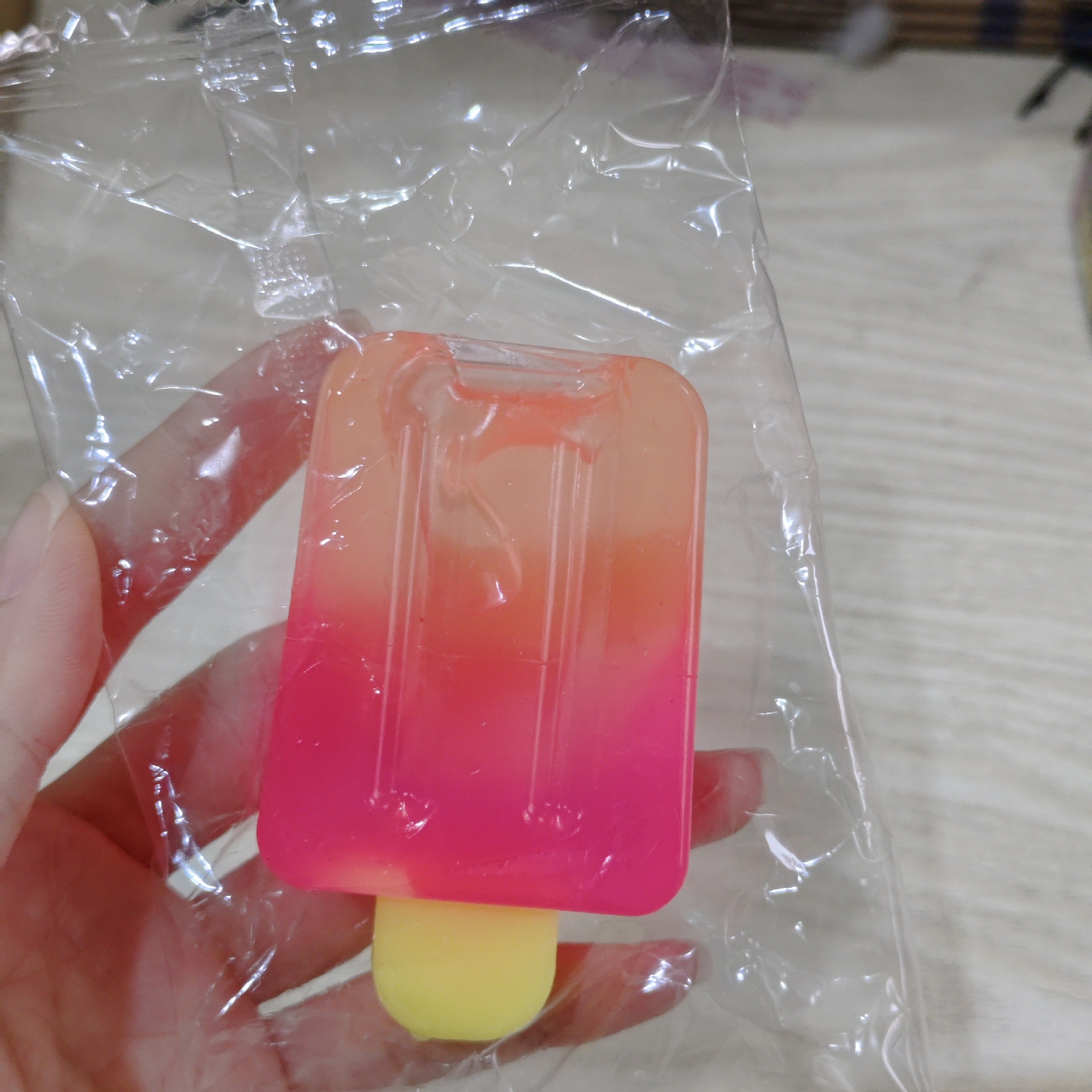 Ice cream [orange-pink, without packaging]