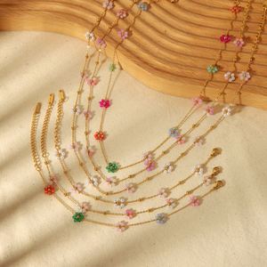 Conjunto de joyería de acero inoxidable con forma de corazón dorado que no se deslustra ni pierde color. Elegante y sencillo. - Product Image 1
