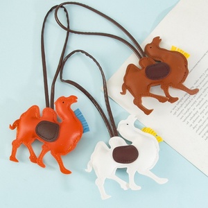 Porte-clés en cuir personnalisé Boshiho, fait main, avec pendentif poney mignon, pour femme, idéal pour sac à main - Product Image 4