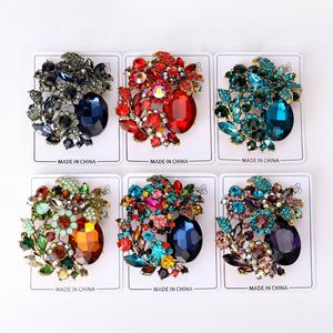 Broche/Boutonnière Feminino de Cristal e Liga Metálica Grande, Estilos Europeu e Americano, Acessório Elegante de Alta Qualidade - Mais Vendido - Product Image 6