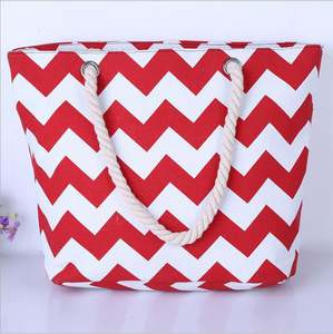Compras de moda para mujeres y niñas con asa de cuerda gruesa New Wave Striped Design Canvas Beach Bag - Product Image 1