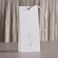 Étiquettes suspendues personnalisées écologiques pour vêtements - Texture artistique de luxe, impression UV, forme personnalisée, étiquettes imprimées numériquement