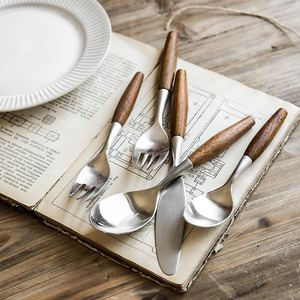 Ensemble de couverts en acier inoxydable 304 avec manche en bois nordique, couteau à steak, fourchette, cuillère, ensemble de trois pièces, cuillère à <span class=keywords><strong>dessert</strong></span>, fourchette - Product Image 4