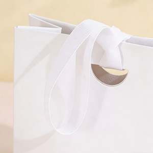 Bolsas de Regalo de Papel Portátiles con Logotipo para Joyería, Bolsas de Compras de Lujo con Cinta para Anillos, Pendientes y Collares - Product Image 3