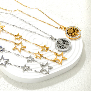 Collar con colgante Árbol de la Vida de acero inoxidable, diseño redondo hueco con incrustaciones de diamantes blancos, para mujer, regalo, joyería. - Product Image 1