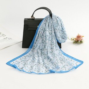 Nouvelle Écharpe en Chiffon de Luxe Légère et Tendance, Magnifique Châle Respirant à Motifs Floraux pour <span class=keywords><strong>Femme</strong></span> - Product Image 5
