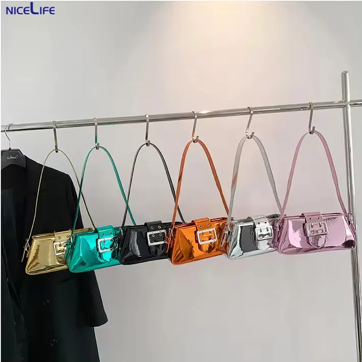 Stylish Luxury Handbags For Women With Heart Shape Ornament Fashion Women Leather Purse Candy Color Bag 2024