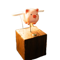 Mini cochon cinétique en bois rose, décoration de bureau et de maison, idéal pour les papeteries, les boutiques de cadeaux et les supermarchés