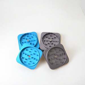 Molino de Hierbas para Fumar de Aluminio Cuadrado CNC de 55 mm, Molinillo de Tabaco de 2 Capas con Bordes y Esquinas Curvos - Product Image 2