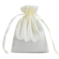 Emballage de luxe personnalisé pour extensions de cheveux, écologique, en satin de soie, avec cordon de serrage, sacs cadeaux avec ruban pour la promotion, 2024