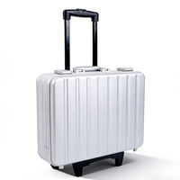Mallette d'attache en aluminium pur dur personnalisée en argent pratique de luxe de qualité supérieure avec mousse