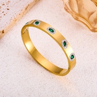 Bracelet manchette en acier inoxydable 316L avec émeraude CZ, anti-ternissement, fermoir à gemme verte, vente en gros, hypoallergénique, bijoux tendance