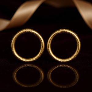 Aiedo Vane Golden Hoop Earrings Chapado en oro de 22k Estilo clásico Unisex Uso diario - Product Image 2