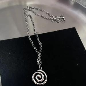 <span class=keywords><strong>Collana</strong></span> <span class=keywords><strong>con</strong></span> <span class=keywords><strong>Ciondolo</strong></span> Retrò Gotico a Forma di Cuore, Stella e Denti <span class=keywords><strong>con</strong></span> Geometria Irregolare per Uomo e Donna, Gioielli Punk in Metallo alla Moda - Product Image 3