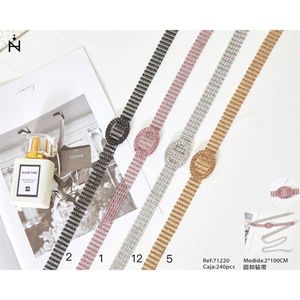 Cintura in tessuto con fibbia rotonda e strass, 2x100 cm, elastica e decorativa, accessorio moda per donna - Product Image 1