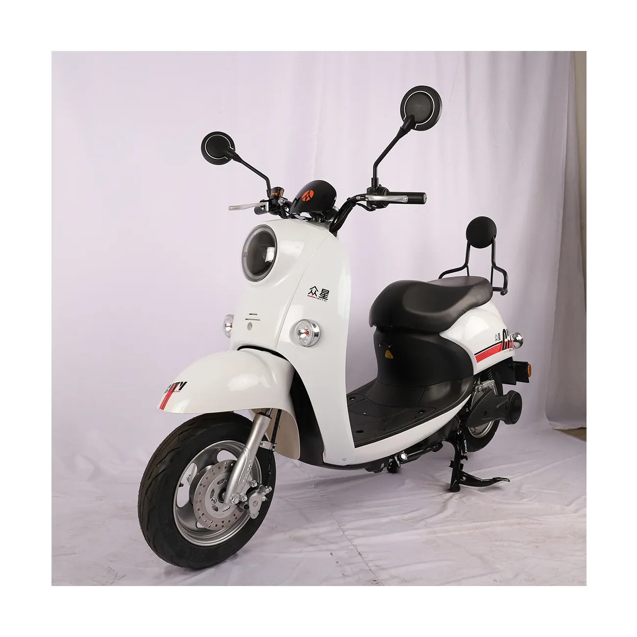 Ciclomotore elettrico del motociclo di vendita calda di modo di 650W 48V 60V per il motorino elettrico di prezzi economici degli adulti