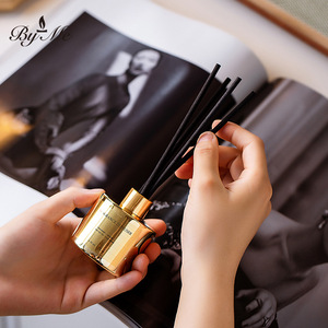 Set Aromaterapia BYME Placcato Oro e Argento Semi-Fatto a Mano, Candela Profumata all'Oud, Diffusore a Bastoncini, Confezione Regalo per Matrimoni e Compleanni - Product Image 4