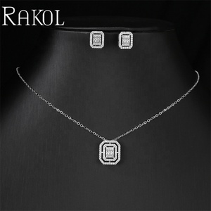 RAKOL SP3505 Juego de Joyas Sencillas de Plata de Ley Chapada en Oro Blanco con Circonita Cúbica Cuadrada para Mujer, para Fiestas y Bodas - Product Image 2
