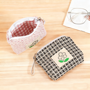 Cute Black and White Checkered <b>Coin</b> Purse Small Zipper Closure Large Capacity Eco-Friendly Fashion Canvas Portable Cosmetic <b>Bag</b> - Product Image 1