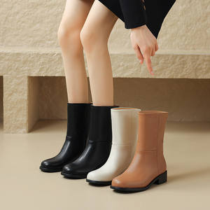 Usine en gros en cuir véritable femmes <span class=keywords><strong>mi</strong></span>-<span class=keywords><strong>mollet</strong></span> <span class=keywords><strong>bottes</strong></span> 2025 automne hiver mode bout rond sans lacet <span class=keywords><strong>mi</strong></span>-talon <span class=keywords><strong>bottes</strong></span> grande taille 48 - Product Image 1