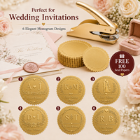 Timbres en relief personnalisés avec initiales ou motifs - parfaits pour les cadeaux de mariage, les décorations de table et les invitations.