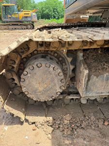 Excavadora Hidráulica Usada Volvo EC220 de 22 Toneladas, Modelo 2024, Moderna, 95% Nueva, Excelente Estado, con Motor y Componentes de Transmisión - Product Image 4