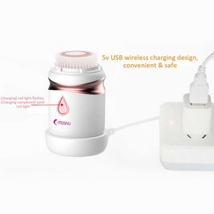 USB Chargeable Facial Deep Cleansing Brush 3 Brush Heads clear Sonic Facial Brush - Product Image 4