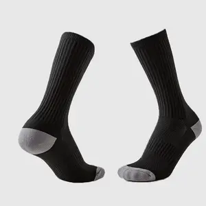 Chaussettes de football athlétiques antidérapantes à poignée de compression populaires et personnalisées de haute qualité pour hommes