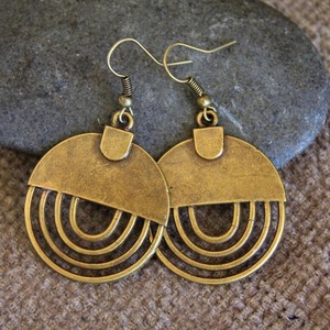 Orecchini pendenti rotondi geometrici vintage per donna, gioielli alla moda in bronzo anticato cavo - Product Image 4