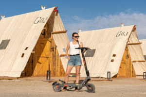 Nuevo y Popular en 2025, Scooter Eléctrico G2 Ultra con Batería de Litio, Diseño Plegable e Impermeable - Product Image 4