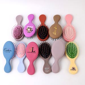 Özel logo mat saç tarak şekillendirici yumuşak dişler plastik saplı hairbrushes hava yastığı masaj kafa saç fırçası