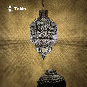 Vente directe d'usine Asie du Sud-Est Style rétro exotique Chambre à coucher Salon Restaurant Hôtel B &amp; Lustre creux sculpté en forme de barre B - Product Image 4