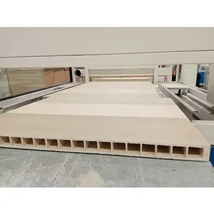 Machine de fabrication de profil de porte, en plastique Wpc, ligne de Production