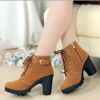 Bottines à talons épais pour femmes, talons hauts noirs, à lacets, boucle en métal, augmentant la hauteur, style Martin, confortables et douces