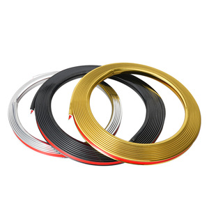 Tira Decorativa Autoadhesiva de PVC para Esquinas, Moldura Flexible para Paredes, Protección de Bordes Brillantes para Techos de Sala de Estar, Decoración del Hogar - Product Image 1