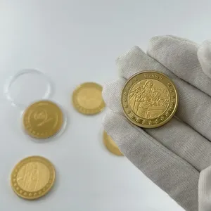 Moeda comemorativa de jogo de moedas de anime rei pirata de metal esmaltado para presente personalizado de desenho animado desafio de 2024