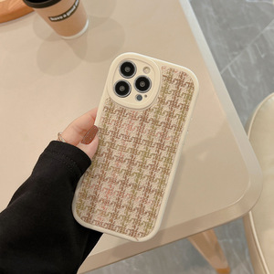 Funda adecuada para iPhone 14 Pro Max, funda de felpa con diseño de pata de gallo a cuadros, de agujeros finos, de cobertura total y a prueba de golpes. - Product Image 2