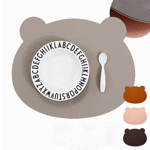 Sets de table en cuir de style nordique sur mesure, sets de table simples de couleur unie, résistants à l'huile et à l'eau, motifs ours et nuages pour enfants - Product Image 1