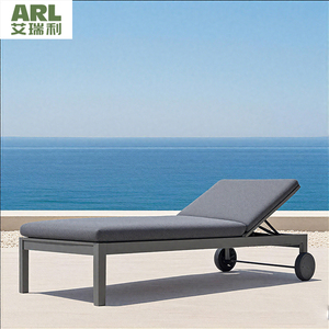 Tumbonas con ruedas de madera de teca modernas piscina de hotel de lujo para uso comercial al aire libre - Product Image 4