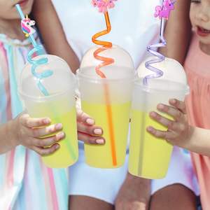 Qilery, juego de recuerdo de fiesta con temática de unicornio de 195 piezas, Incluye vasos de plástico reutilizables, pulseras bofetadas, pegatinas de tatuaje, adornos de cola - Product Image 6