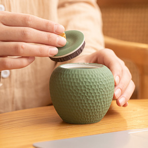 เทียนหอมถั่วเหลืองทำมือในโถเซรามิก กลิ่นหอมตามสั่ง สำหรับเทศกาลอีสเตอร์และวันพ่อ - ของขวัญอโรมาเธอราพี - Product Image 4